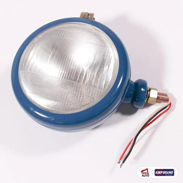 Far stânga, montat în exteriorul grilei KMP Brand, pentru Ford New Holland, cod 957E13003